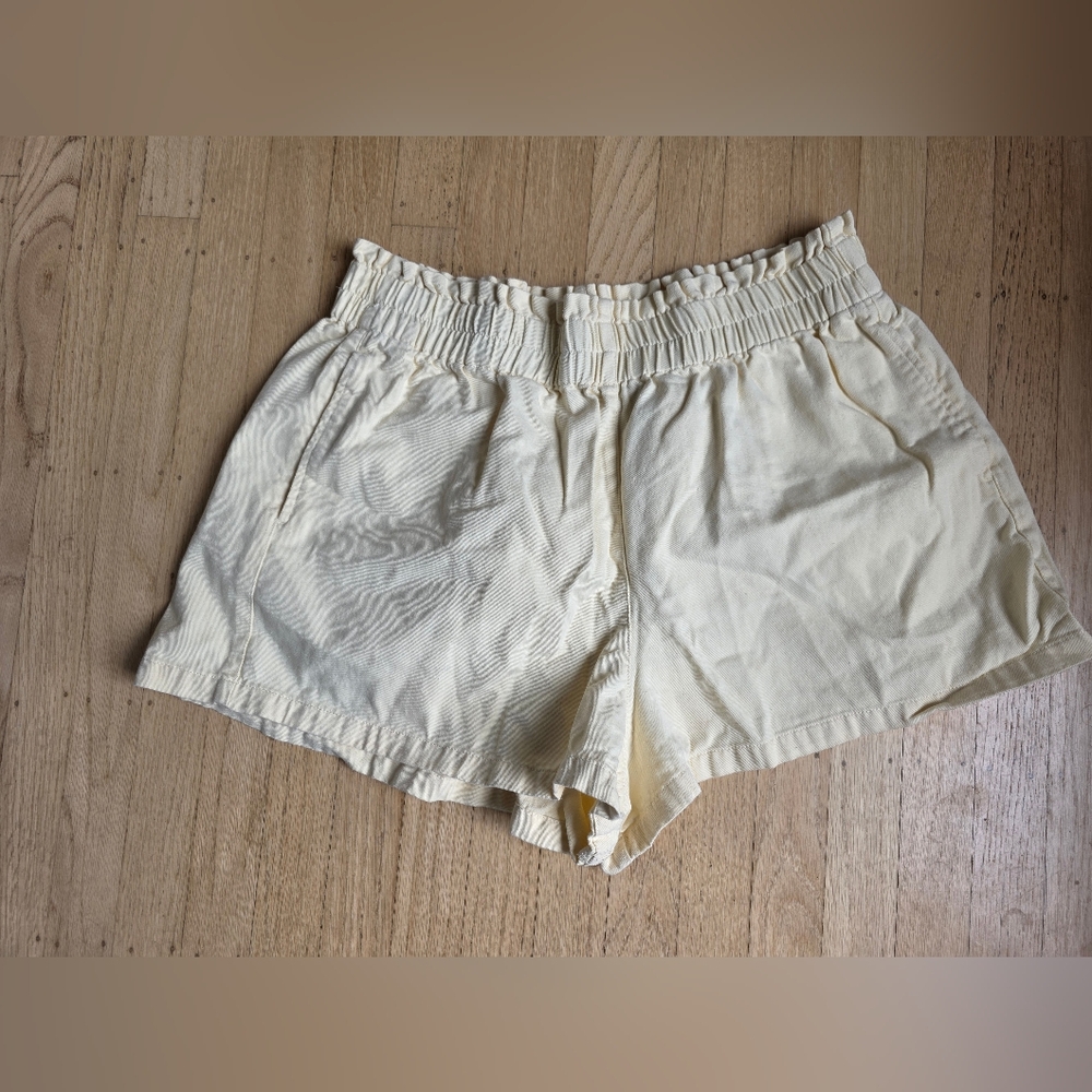 ASOS Yellow Denim Pull On Elastic Waist Shorts EUC Size 14